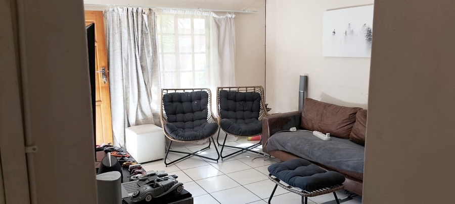 2 Bedroom Property for Sale in Langenhovenpark Free State
